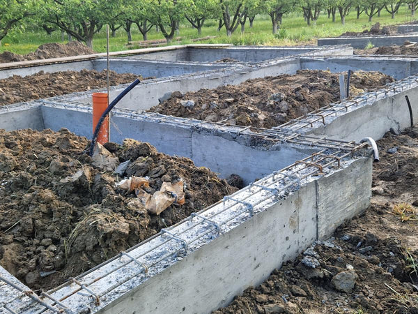 Decofrare grinzi umplutura fundatie si armare placa proiect casa cu etaj