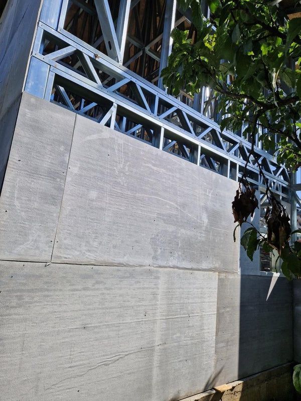 Montaj ferme acoperis si placari exterioare casa metalica pe 2 nivele