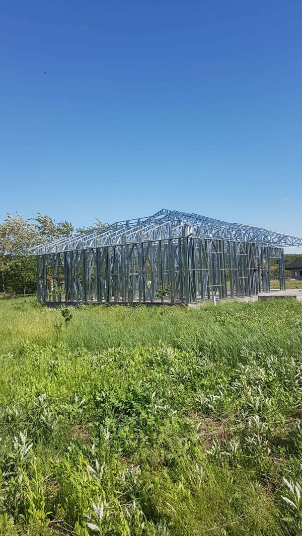 Montaj ferme metalice acoperis proiect de casa in Snagov 320 mp