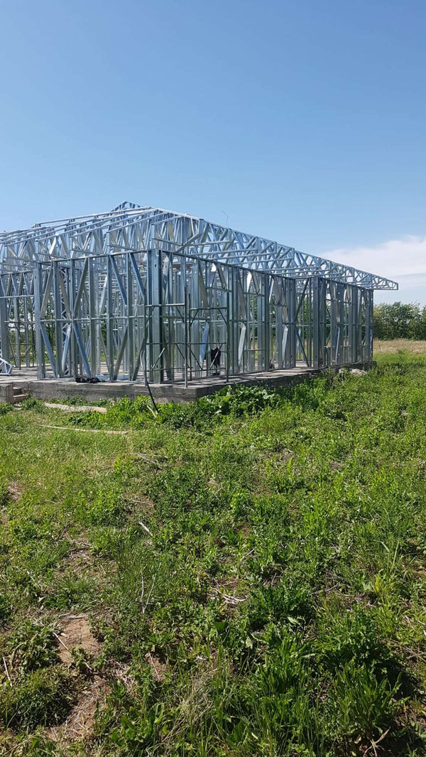Montaj ferme metalice acoperis proiect de casa in Snagov 320 mp