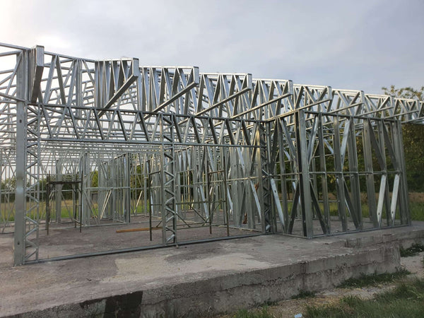 Montaj ferme metalice acoperis proiect de casa in Snagov 320 mp