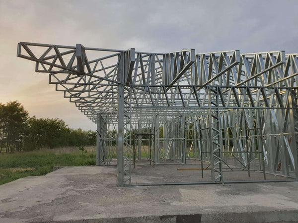 Montaj ferme metalice acoperis proiect de casa in Snagov 320 mp