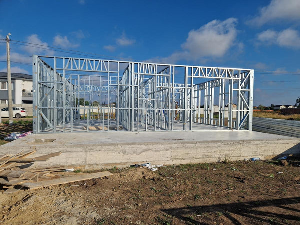 Montaj in derulare structura metalica pentru 2 case parter de 122mp