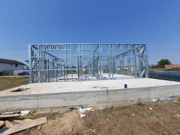 Montaj in derulare structura metalica pentru 2 case parter de 122mp