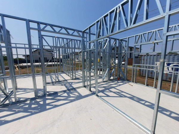 Montaj in derulare structura metalica pentru 2 case parter de 122mp