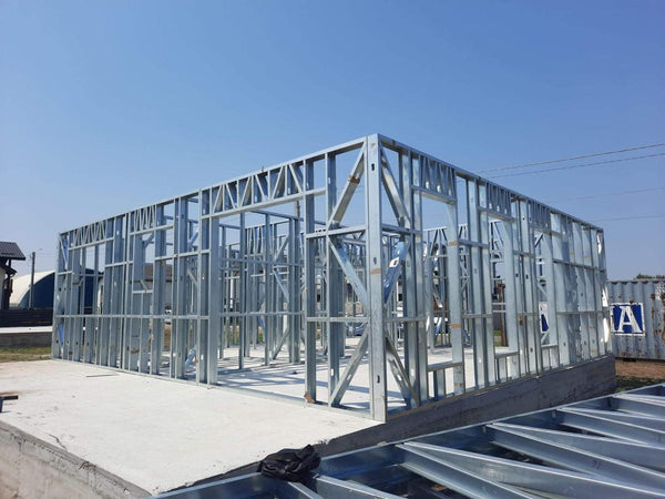 Montaj in derulare structura metalica pentru 2 case parter de 122mp