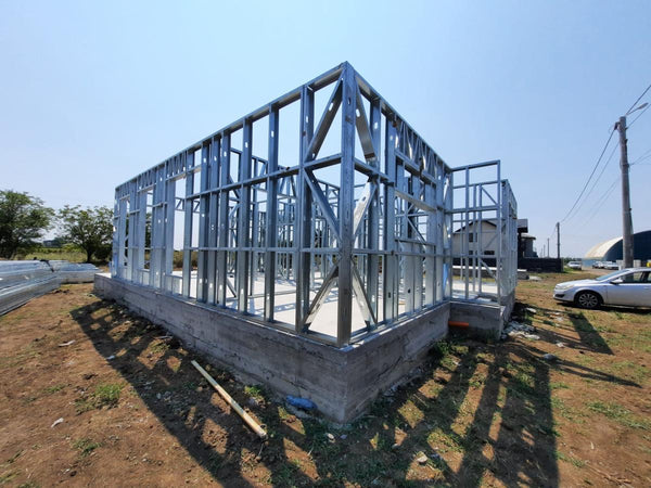 Montaj in derulare structura metalica pentru 2 case parter de 122mp