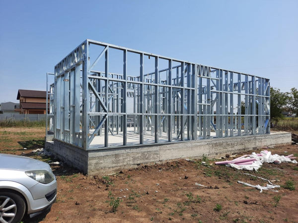 Montaj in derulare structura metalica pentru 2 case parter de 122mp