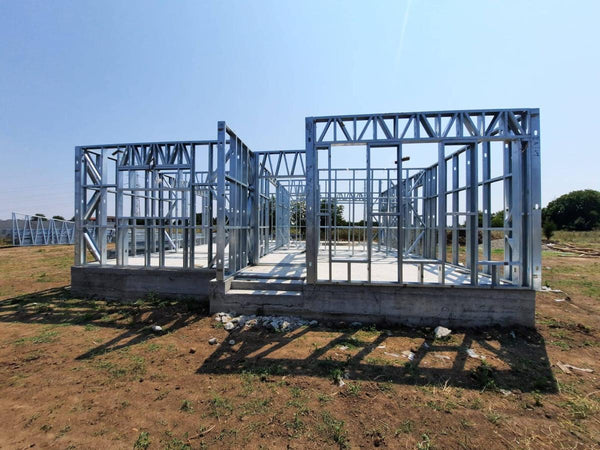 Montaj in derulare structura metalica pentru 2 case parter de 122mp