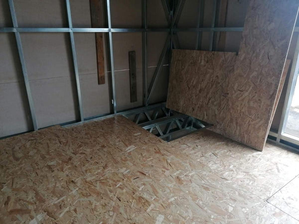 Montaj placi OSB pentru constructie planseu etaj casa metalica