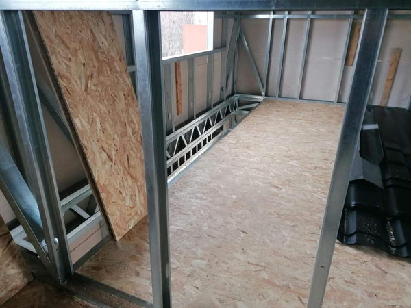 Montaj placi OSB pentru constructie planseu etaj casa metalica