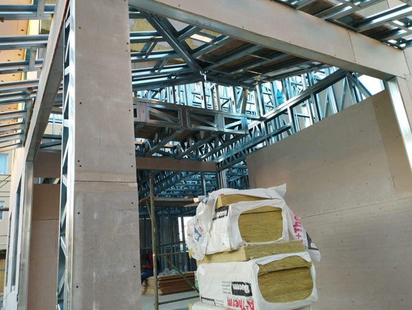 Placari exterioare pereti cu fibrociment si acoperis cu osb casa cu etaj