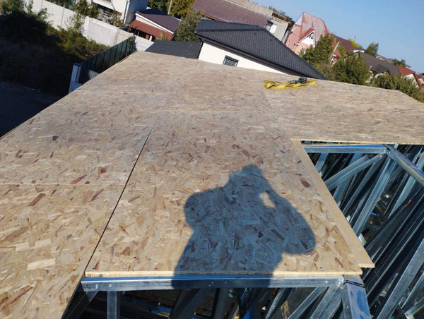 Placari exterioare pereti cu fibrociment si acoperis cu osb casa cu etaj