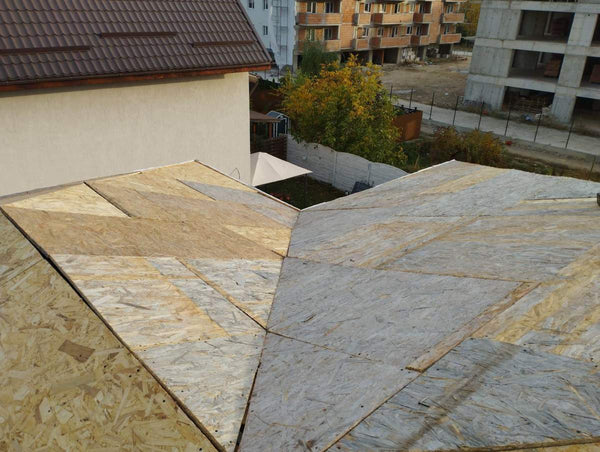 Placari exterioare pereti cu fibrociment si acoperis cu osb casa cu etaj