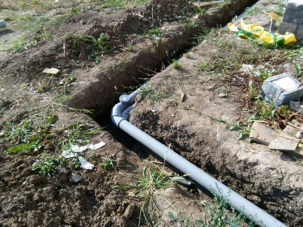 Sapatura mecanizata trasee canalizare si montaj fosa septica proiect casa Saftica