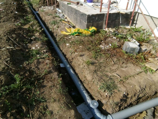 Sapatura mecanizata trasee canalizare si montaj fosa septica proiect casa Saftica