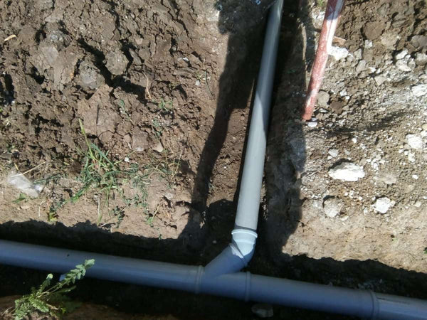 Sapatura mecanizata trasee canalizare si montaj fosa septica proiect casa Saftica