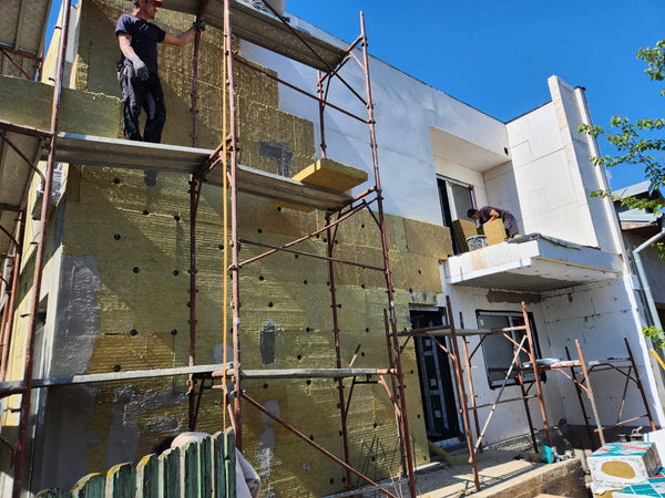 Montaj termosistem vata bazaltica si masa de spaclu casa cu etaj