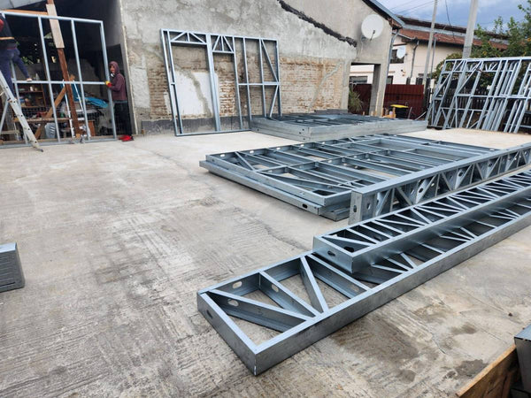 Montaj structura metalica in desfasurare casa pe 2 nivele