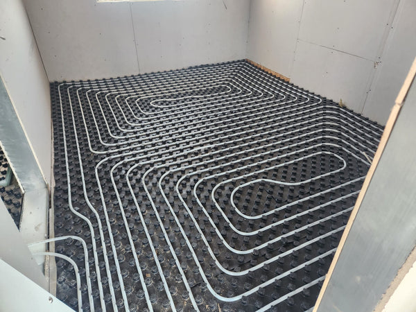 Montaj incalzire in pardoseala si turnare sapa constructie in sector 6