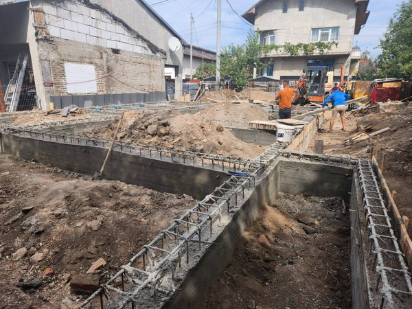 Lucrari de decofrare si compactare pamant fundatie casa metalica P+1