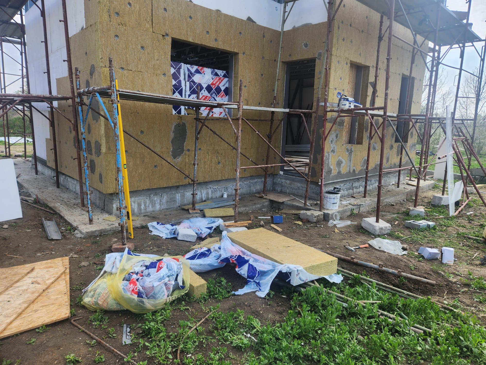 Lucrari termoizolatie din vata bazaltica pentru constructie casa Bucuresti