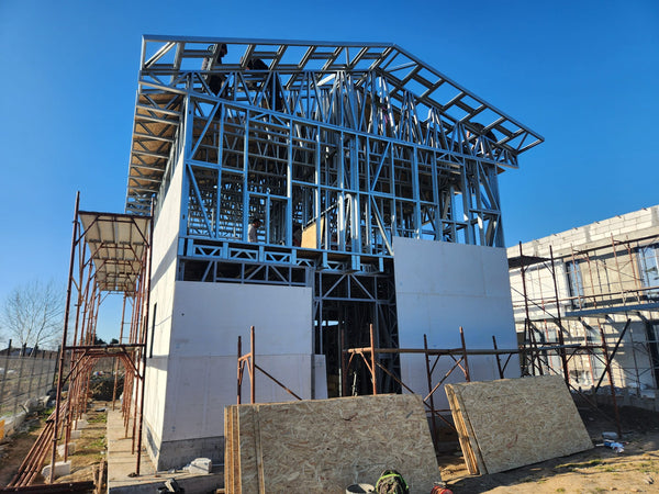 Placare pereti cu fibrociment si acoperis cu osb casa parter-etaj