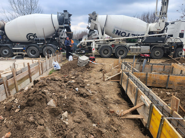 Trasare sapatura si cofrare grinzi fundatie casa in sectorul 6