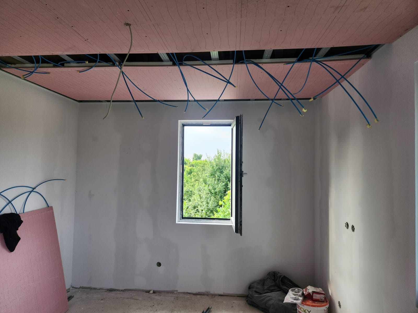 Executie montaj sistem de ventilatie integrat in tavanele casei