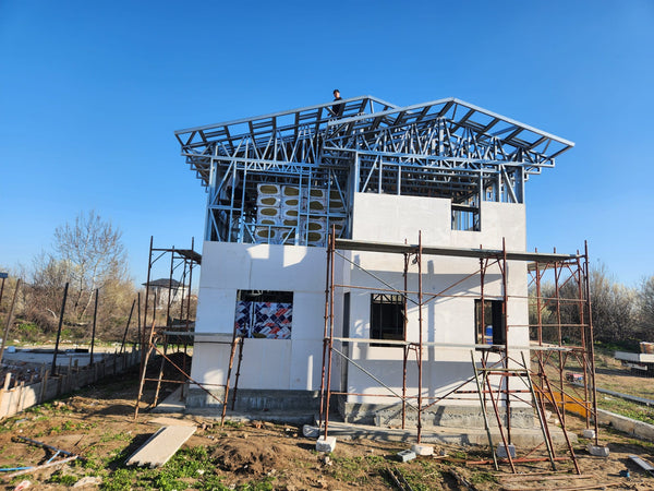 Placare pereti cu fibrociment si acoperis cu osb casa parter-etaj