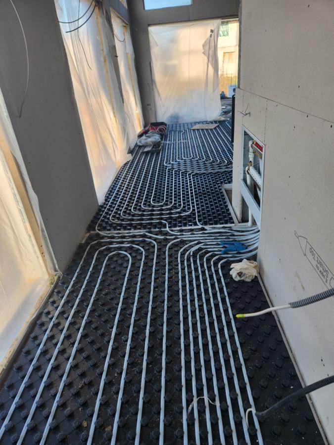 Incalzire in pardoseala si turnare sapa constructie casa parter