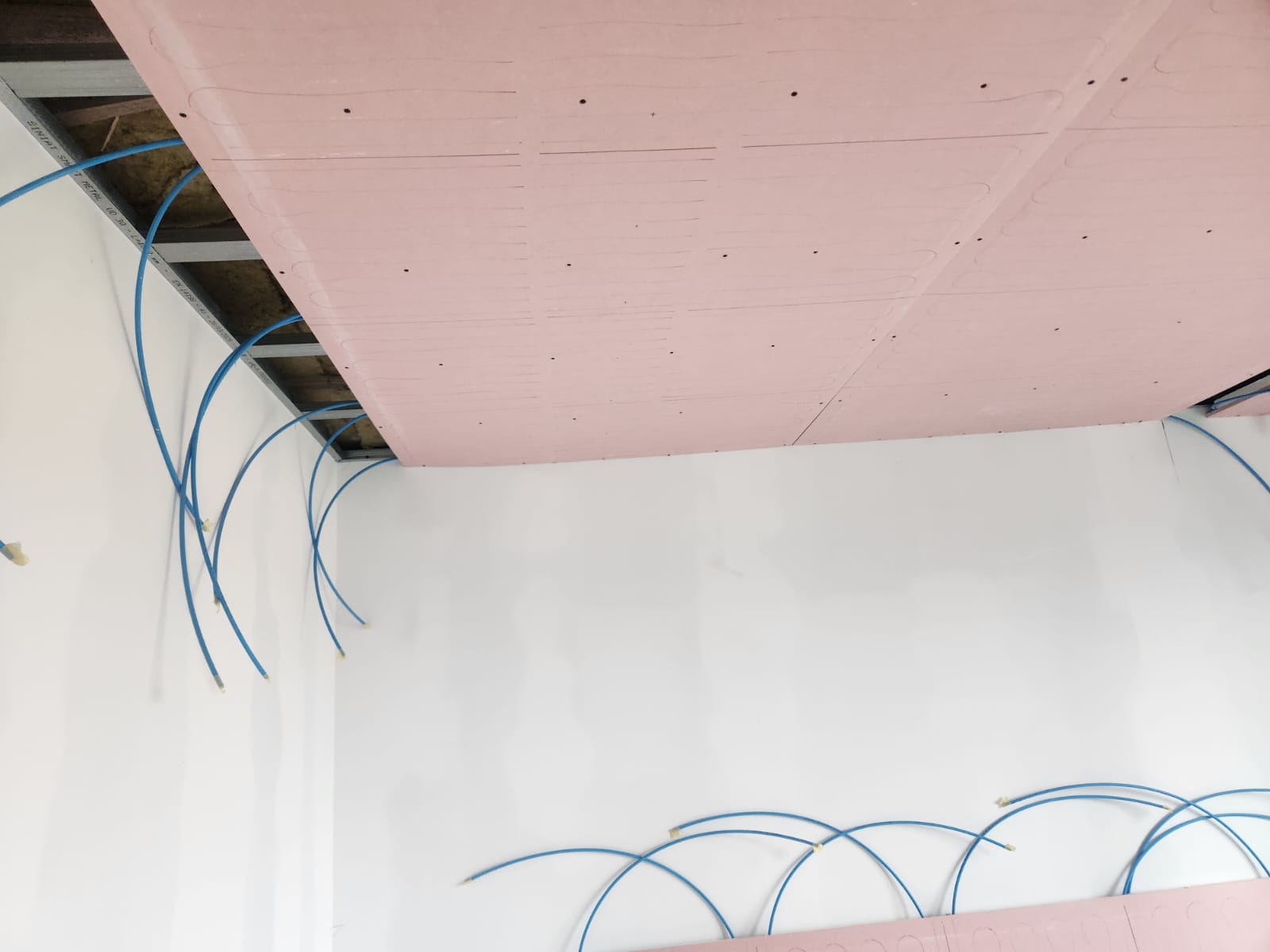 Executie montaj sistem de ventilatie integrat in tavanele casei