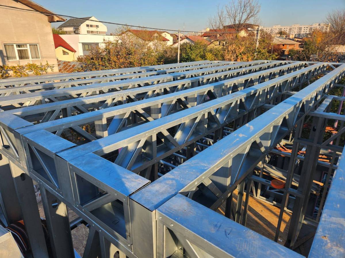 Montaj structura metalica in desfasurare casa pe 2 nivele