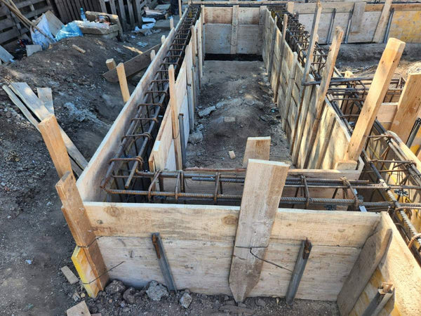 Lucrari de cofrare si montare grinzi fundatie santier in sector 6