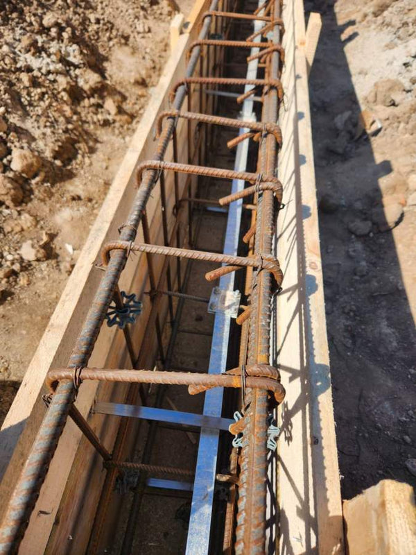 Lucrari de cofrare si montare grinzi fundatie santier in sector 6