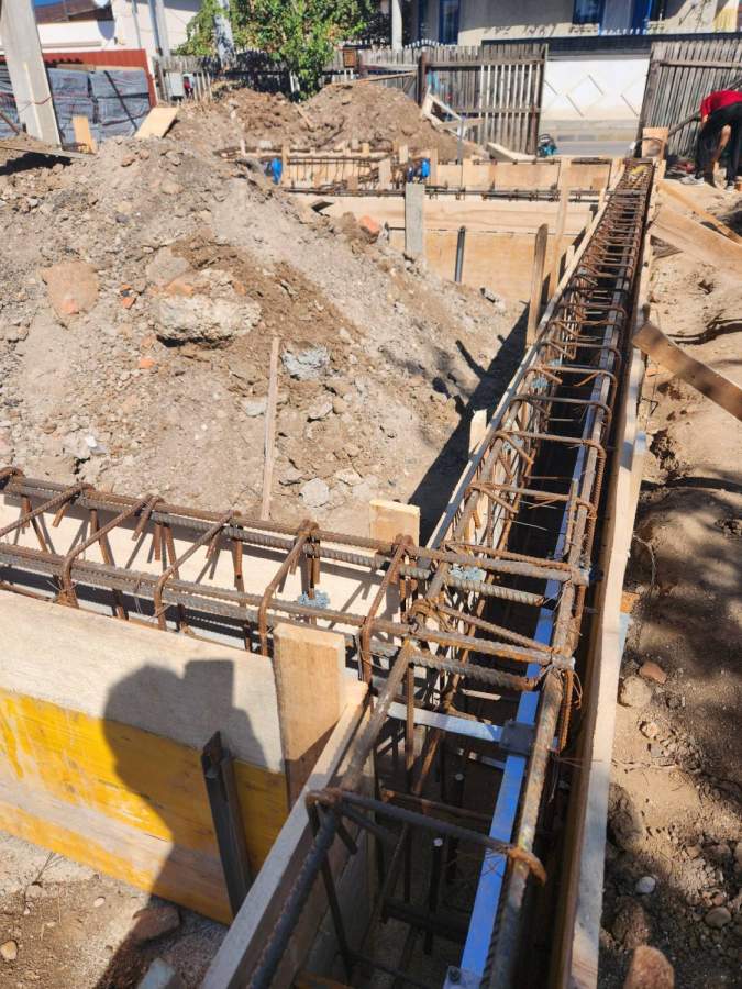 Lucrari de cofrare si montare grinzi fundatie santier in sector 6