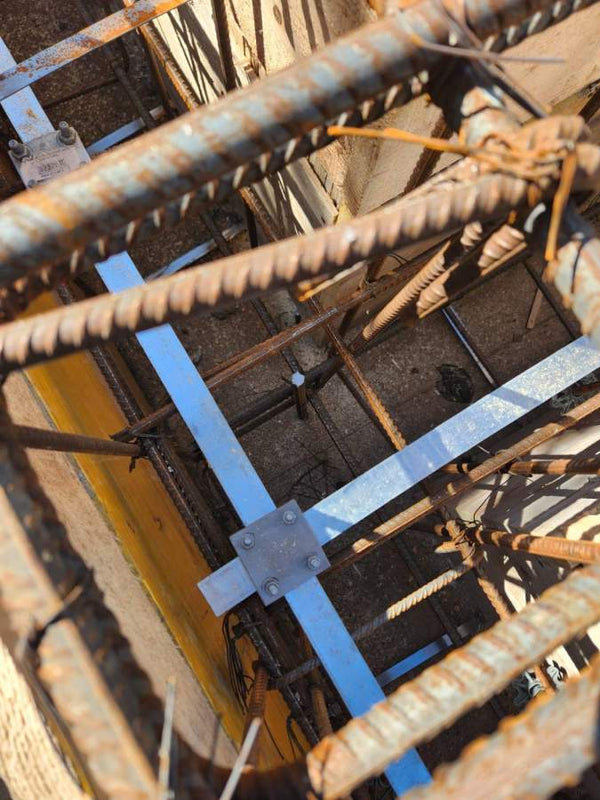 Lucrari de cofrare si montare grinzi fundatie santier in sector 6