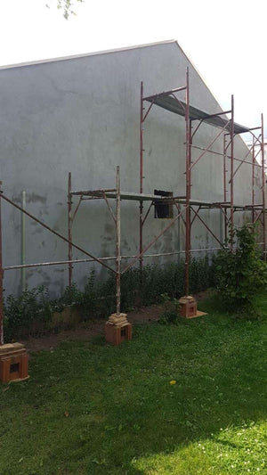 Aplicare strat amorsa fatada pentru proiect casa metalica Craiova thumbnail