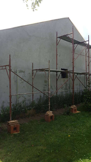 Aplicare strat amorsa fatada pentru proiect casa metalica Craiova thumbnail
