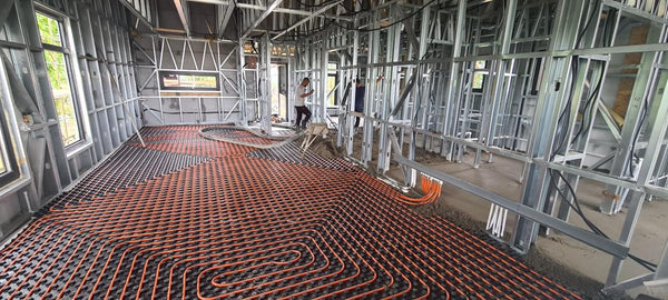 Ansamblu circuite de incalzire prin pardoseala inainte de turnare sapa