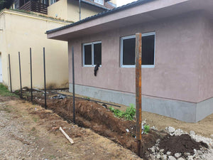 Aplicare adeziv si masa de spaclu casa structura metalica parter thumbnail