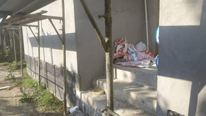 Aplicare adeziv si masa de spaclu casa structura metalica parter thumbnail