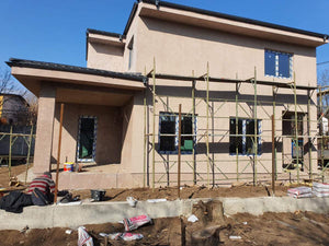 Aplicare masa de spaclu in 2 straturi pe fatade casa metalica thumbnail