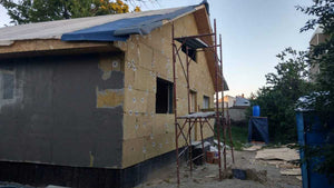 Aplicare masa de spaclu fatada proiect casa metalica in Craiova thumbnail