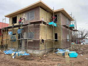 Aplicare plasa din fibra de sticla adeziv si masa de spaclu casa in Snagov thumbnail