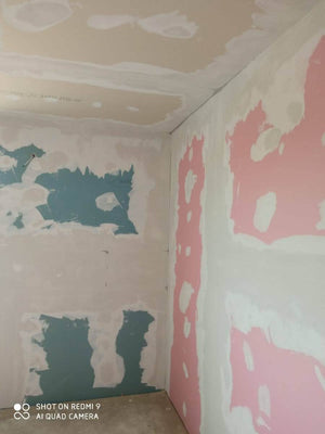 Casa cu structura din otel chituiri si gletuiri pereti interiori si tavane thumbnail