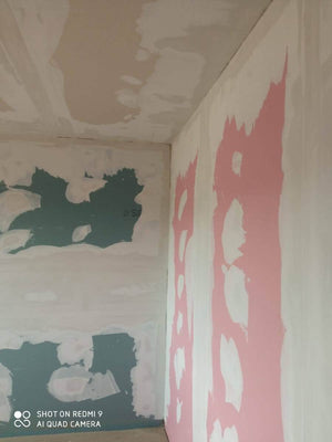 Casa cu structura din otel chituiri si gletuiri pereti interiori si tavane thumbnail