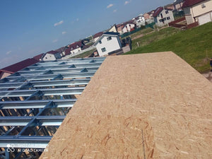 Casa in constructie inchideri exterioare acoperis prin placari OSB 20 mm thumbnail