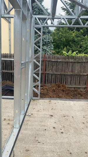 Casa in constructie montaj schelet metalic panouri pereti thumbnail