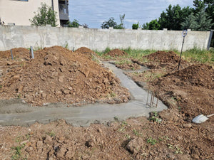 Casa in Ilfov etapa de turnare beton mort in santurile fundatiei thumbnail